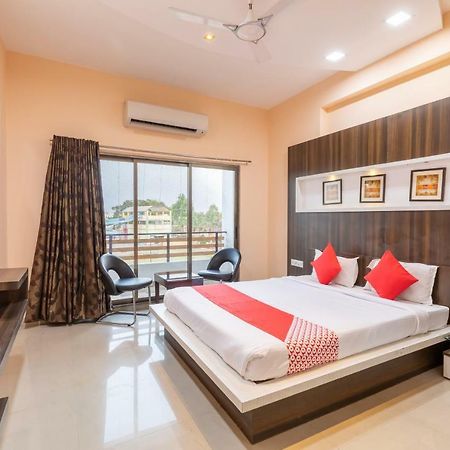 Oyo 42910 Hotel Rudra Palace Ratlām Esterno foto
