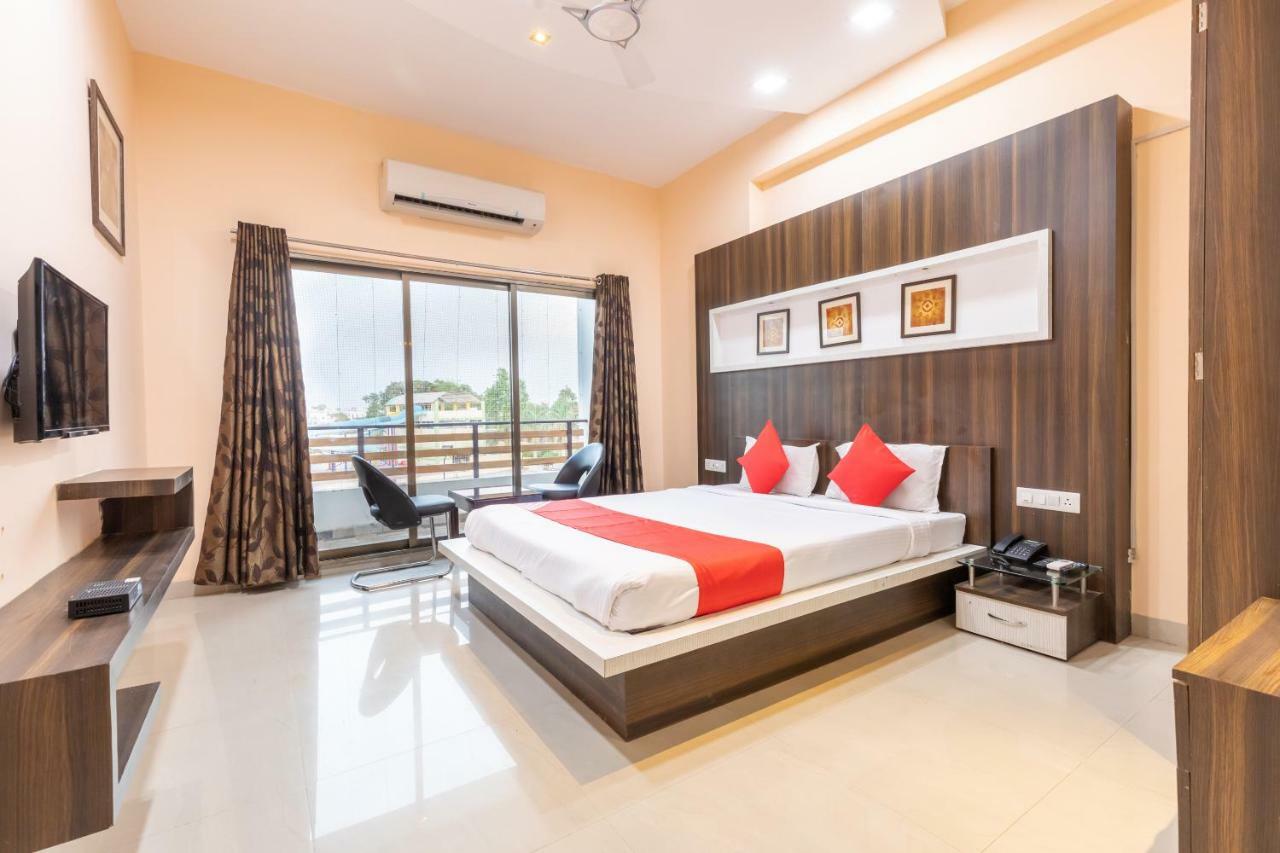 Oyo 42910 Hotel Rudra Palace Ratlām Esterno foto