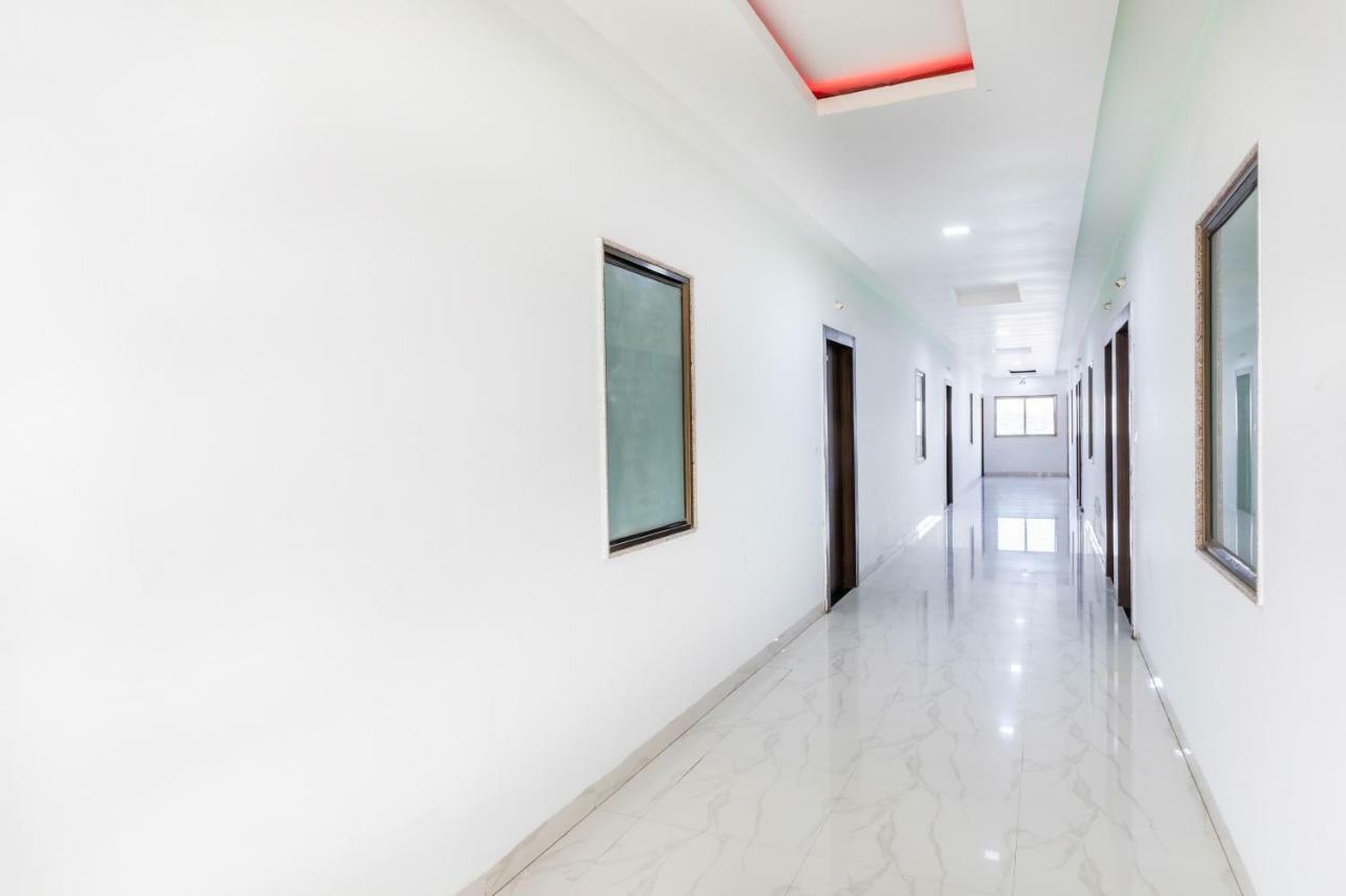 Oyo 42910 Hotel Rudra Palace Ratlām Esterno foto
