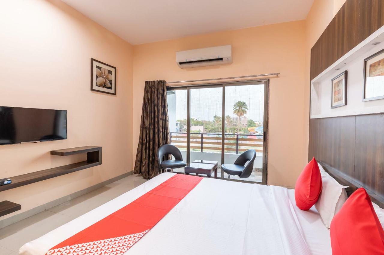 Oyo 42910 Hotel Rudra Palace Ratlām Esterno foto